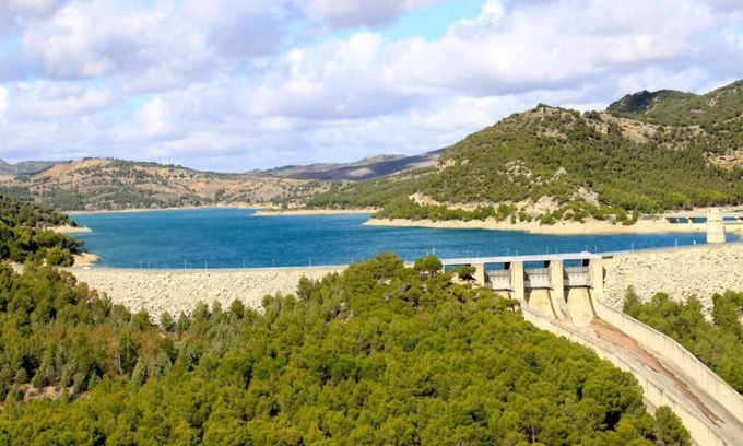 Alora Cottage | Serene Getaway Near El Chorro: Pool, Spa & Family Friendly