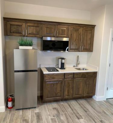 Hurricane House | Tranquil Scene Zion Casita with Keurig Near Water Park and Rope Course