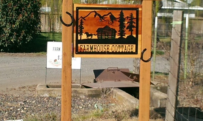 Talent Cottage | Serene Retreat with Mountain Views and Spa Amenities