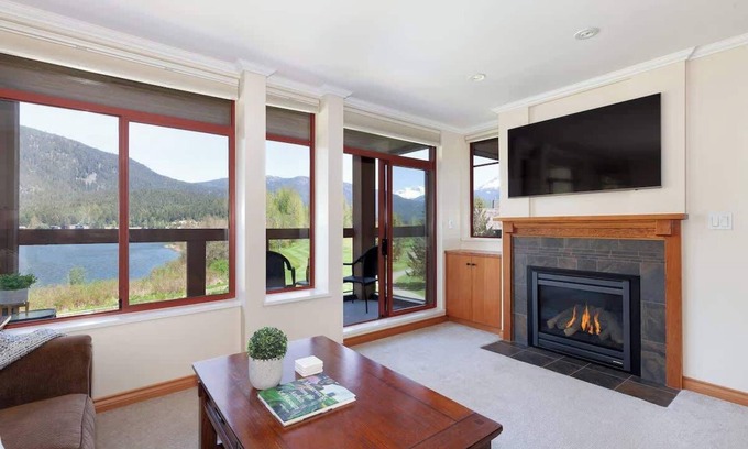 Nicklaus North Condo | Scenic Condo with Lake and Golf Course Views from Balcony