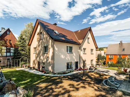 Dornthal Apartment | Cozy Apartment in Dörnthal with Fireplace & Kid-Friendly Perks