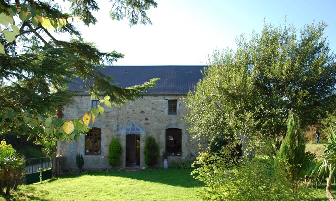 Magneville Cottage | Idyllic Stone Cottage with Kitchen & Breakfast in France