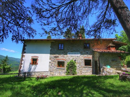 Ortignano Raggiolo House | Modern Farmhouse in Ortignano with Pool & Pet-Friendly Amenities