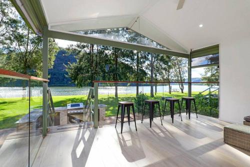 Wisemans Ferry Villa | Serene Villa Retreat by the River - Guest Rated 9.3/10