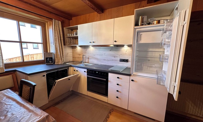 Fuegen Villa | Tranquil villa with WiFi in charming Fügen