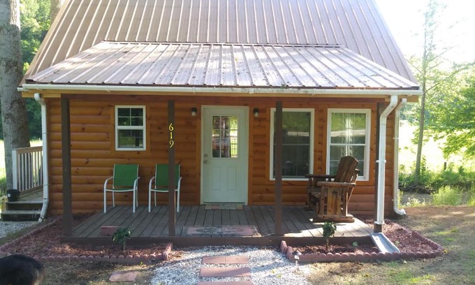 Frenchburg House | Serene Tranquil Waters Cabin - Family and Pet Friendly Stay