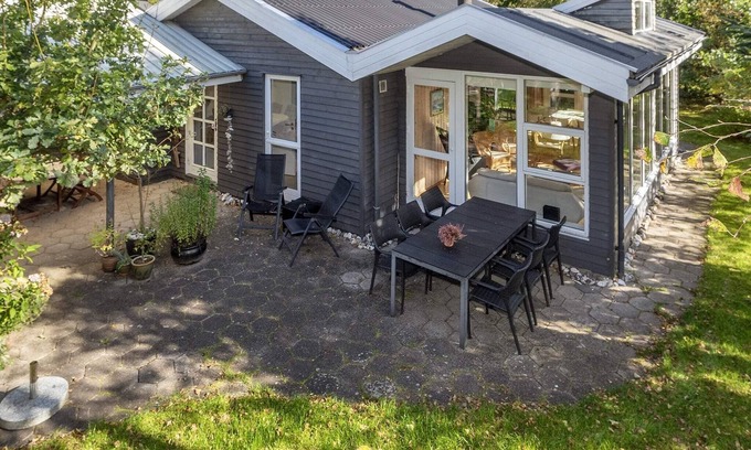 Thyholm House | Spacious 8-Person Holiday Home with Ocean View in Thyholm