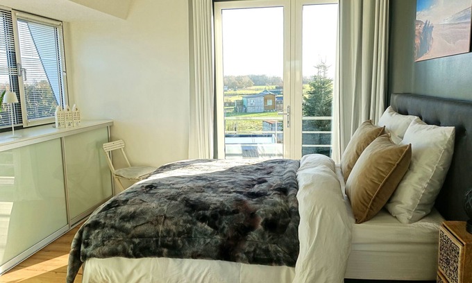 Egmond aan den Hoef House | Serene Escape with Pool, Spa & Nature Nearby