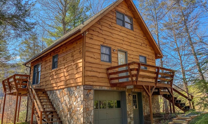 Lansing Cabin | Serene River Views - Pet Friendly & Minutes to Town