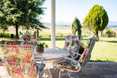 Okhahlamba House | Indulgent Tranquility Farmstays with Ocean View & Breakfast