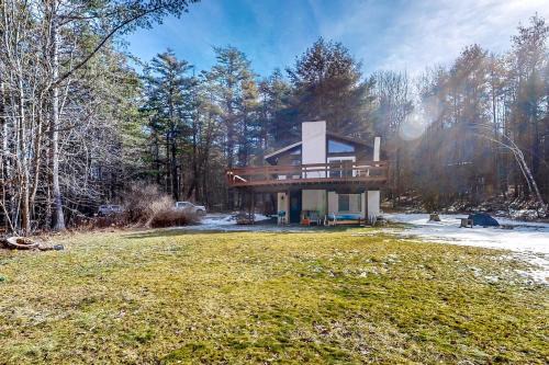 Maplecrest House | Discover Tranquility Forest: Child-Friendly Retreat