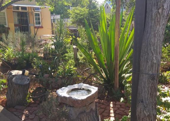 Oudtshoorn House | Serene Retreat in Klein Karoo for Family Getaways