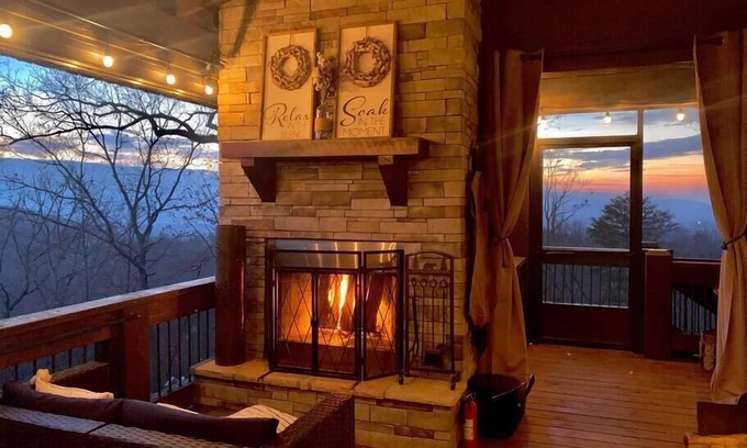 Unaka Cabin | Tranquility Perch: Enjoy Spa Access & Family-Friendly Amenities