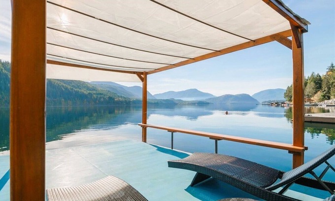 Port Alberni House | Experience Serenity at Sproat Lakefront Timber Log Home
