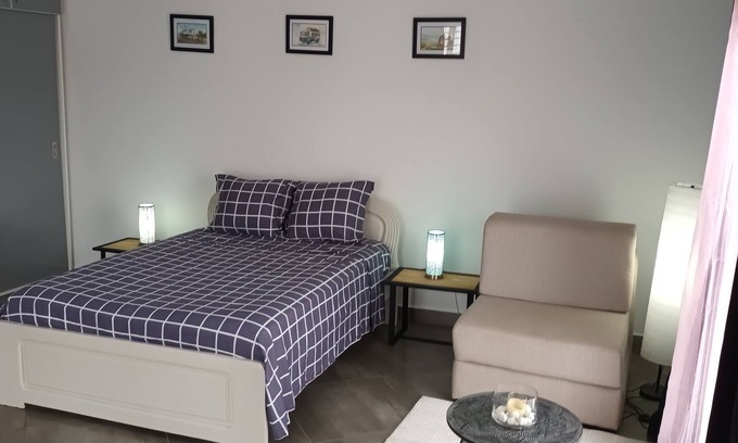 Analamanga House | Modern Comfort and Tranquility with Inviting Amenities