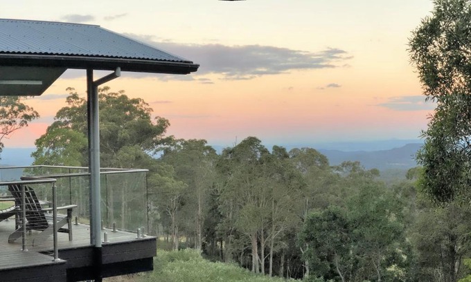 Ravensbourne Ski Chalet | Peaceful Retreat at Ravensbourne Escape - Guest Rated 9.5/10