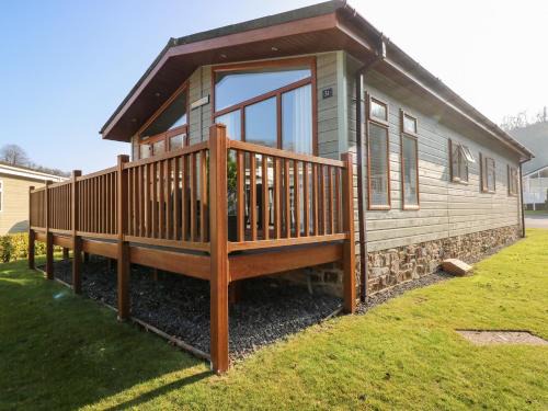 Narberth House | Tranquillity: 5-Star Pet Friendly Retreat for Families