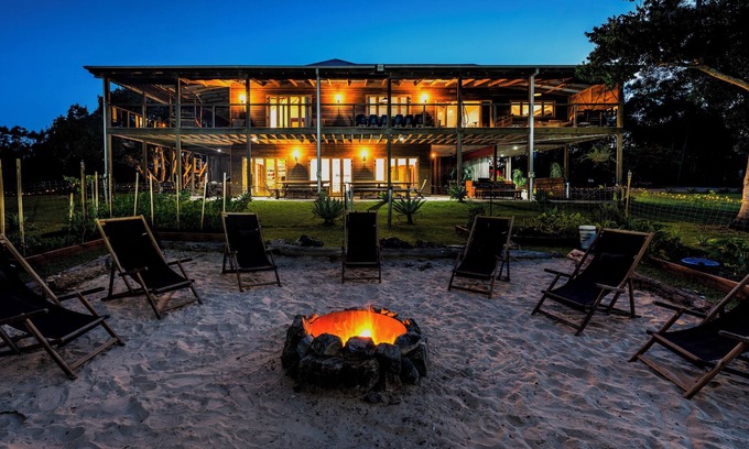 Woolgoolga House | Experience Tranquilo Beach House with Oceanfront Views