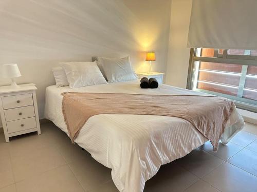 Alcala Apartment | Peaceful Retreat by the Sea with Private Parking