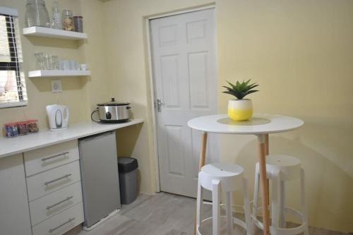 Pinetown Apartment | Peaceful Retreat in Sarnia: Child-Friendly Comfort Awaits