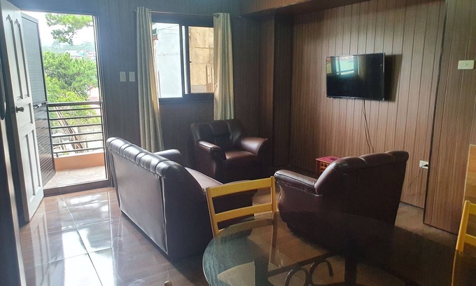 Baguio Apartment | Cozy Homestay Retreat in Baguio with Breakfast & Kitchen