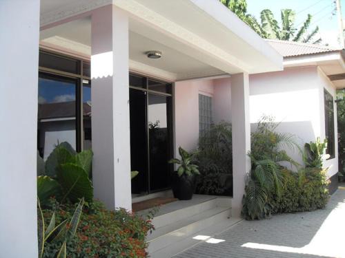 Ukonga Bed & Breakfast | Comfortable Transit Airport B&B with Breakfast Included