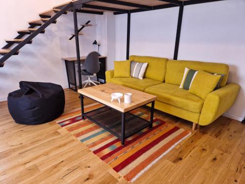 Cluj-Napoca City Centre Apartment | Exceptional Transylvania Center Apartment - Family Friendly Stay