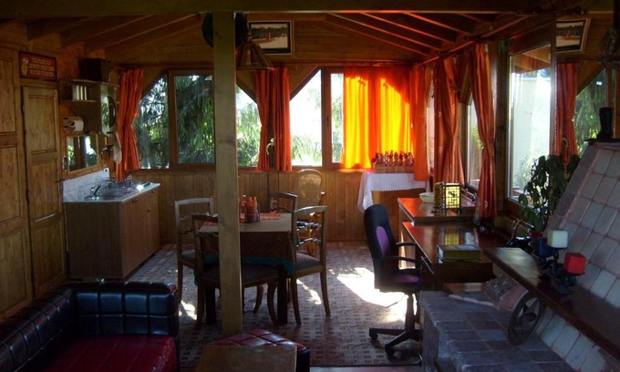 Cluj-Napoca House | Cozy Transylvania Cowboy Cottage - Guest Rated 8.8/10