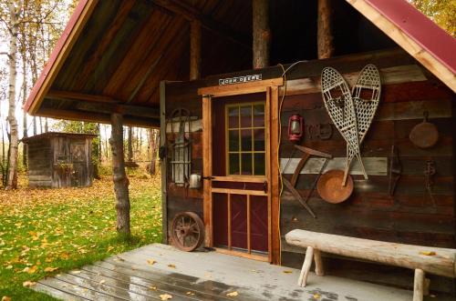Talkeetna House | Pet-Friendly Retreat at Trapper John's Cabin & Cottages