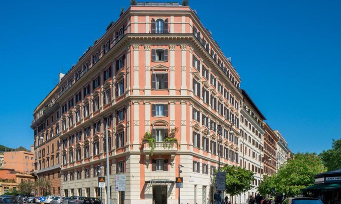 Trastevere Hotel | Discover UNAHOTELS Trastevere Roma: Pet Friendly & 4-Star Comfort