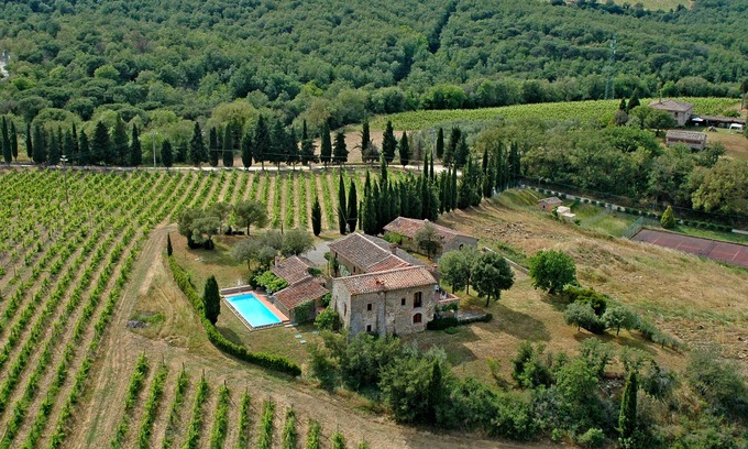 Castelnuovo Berardenga House | Experience Tuscan Views: Poolside Retreat Between Siena & Florence