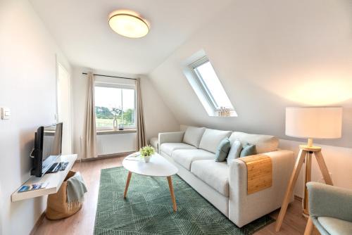 Utersum Apartment | Experience Oceanfront Comfort at Traumblick 4 - Guest Rated 10