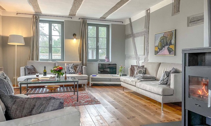 Vogelsang House | Enchanting traumHaff: Historic Charm with Ocean Views & Spa
