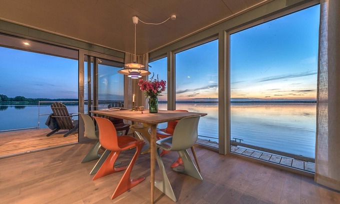 Uecker-Randow Boat Rental | Experience Design and Serenity on traumHaff Houseboat