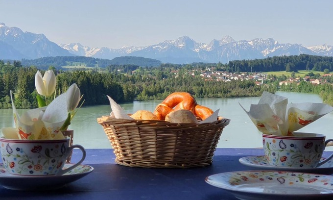 Lechbruck House | Panoramic Lake View Retreat with Spa and Child-Friendly Amenities