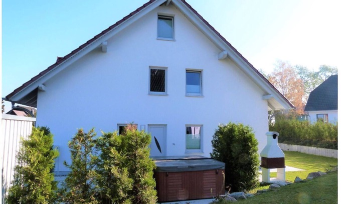 Muritz Apartment | Accessible Retreat with Sauna, Terrace & Ocean Views