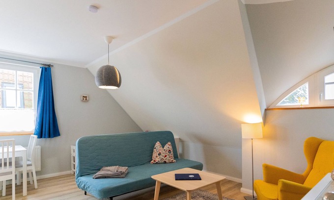 Mellenthin Apartment | Modern Apartment in Central Island Location with Spa & Kitchen