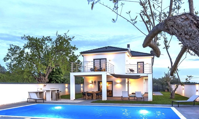 Radini House | Ocean View Villa with Private Pool for 8 Guests