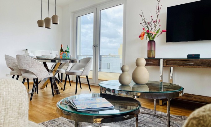 Edinghausen Apartment | Comfortable Retreat at the Foot of Westerberg with Breakfast