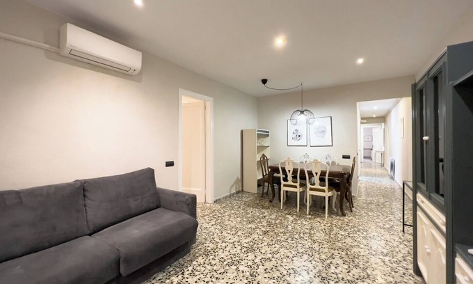 El Baix Guinardo Apartment | Trav 3 habitaciones 1-2 · 3h
