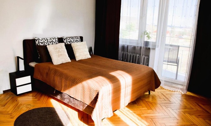 Pradnik Bialy Apartment | Family-Friendly Travel Apartment in Cracow with High Ratings