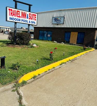 Emporia Hotel | Welcoming Travel Inn & Suites: Pet-Friendly with Pool Access