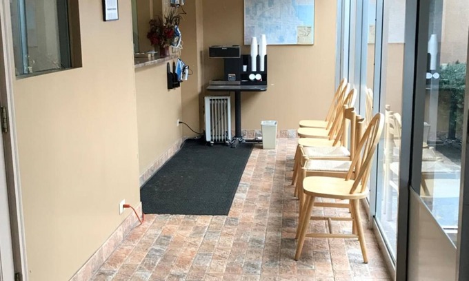 Broadview Hotel | Budget-Friendly Travel Inn with Spa and Breakfast Included