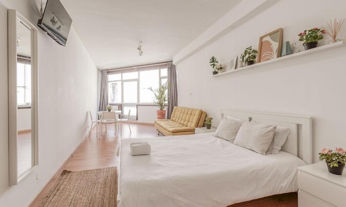 Centro / Baixa Apartment | Comfortable Stay at Travel & Live Aliados Apartment