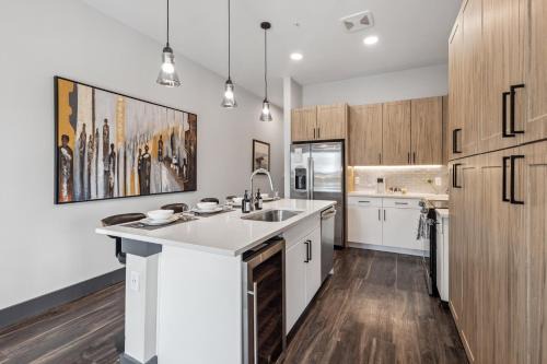 North Burnet Apartment | Travel Nurse Favorite - 30 plus Day Friendly