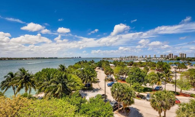 Riviera Beach Apartment | Relax at Traveler's Paradise - East by the Beach Awaits