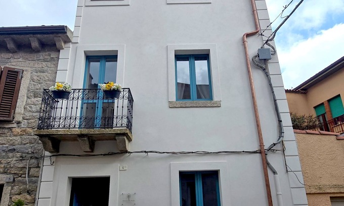 Tempio Pausania Apartment | "Traveler's Suite" in Dimora delle Sorie