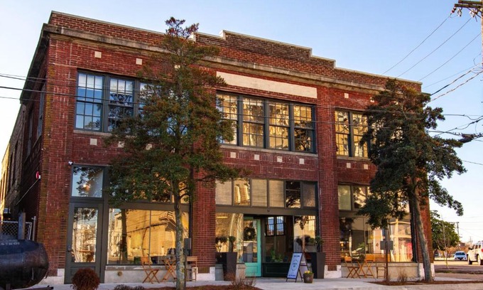 Clarksdale Hotel | Top-Rated Travelers Hotel with Family-Friendly Amenities