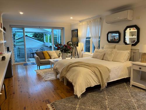 Bayview Apartment | Relax at Travellers Retreat Bayview: 4-Star Oasis with Breakfast