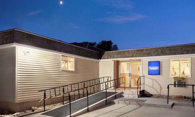Edgemont Hotel | Family-Friendly Travelodge by Wyndham Edgemont Awaits You